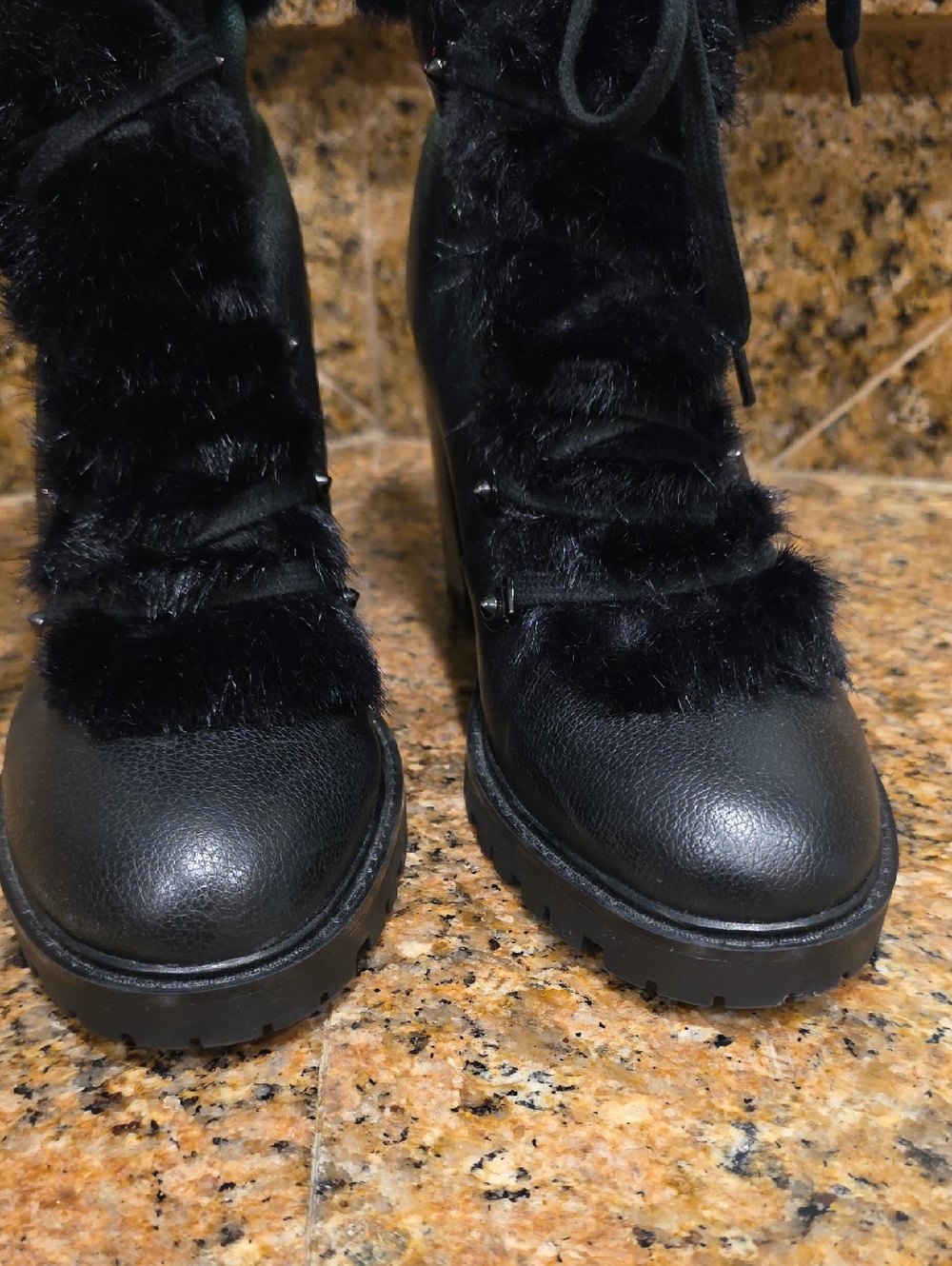 Guess Faux Fur Lined Block Heel Boots - SZ 10 - Picture 2 of 11
